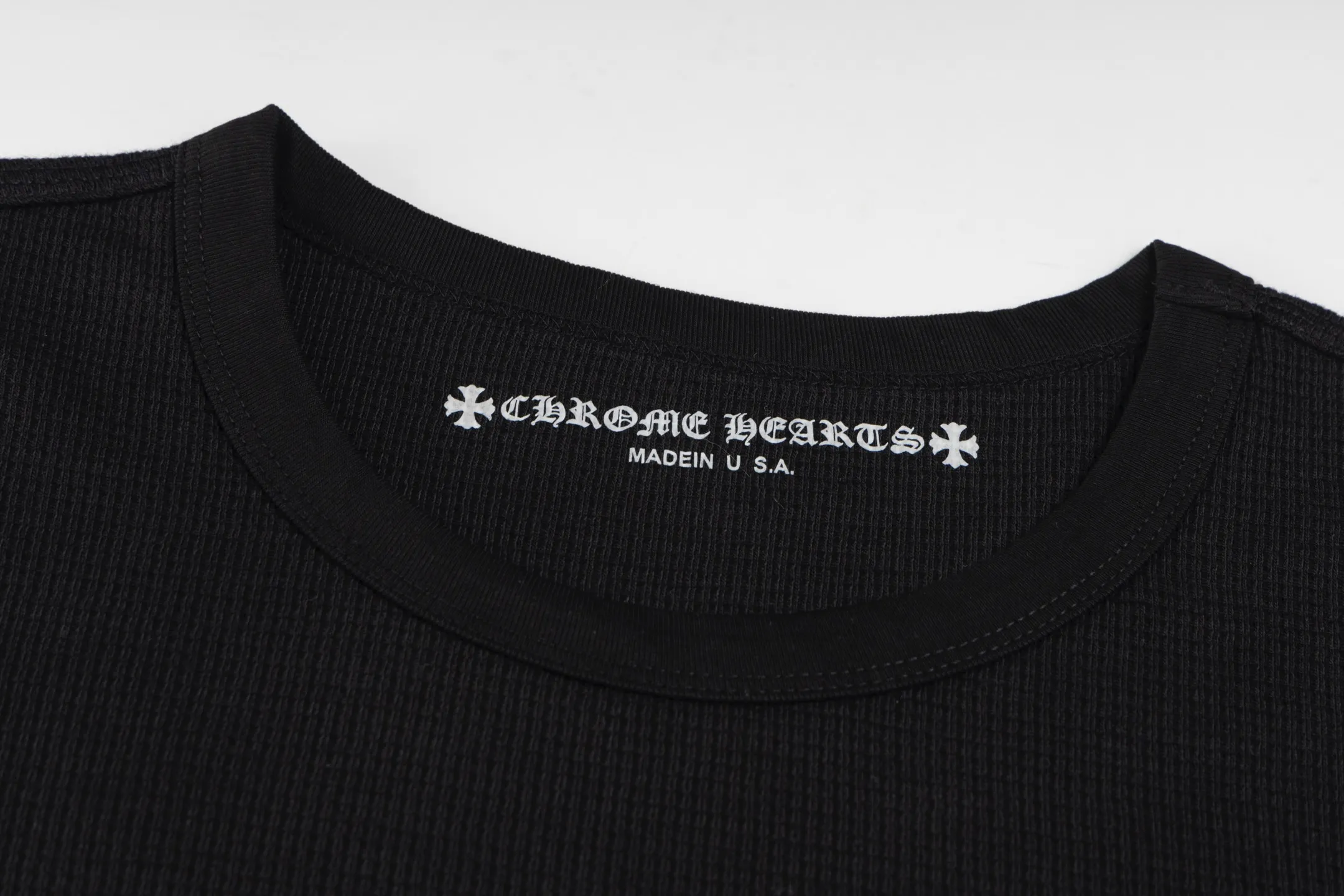 🅿️380 [Exclusive supply] CH Crow Heart USA limited black pink waffle long sleeves. The original version was purchased for 3500 and developed. The fabric is made of 280g cotton waffle double-layer material, and the printing is made of high-temperature heat transfer. The embroidery adopts imported Tajima embroidery. The overall wiring is straight and delicate, the fabric is comfortable and soft, and the color is consistent without color difference. It can be matched with the same style to create a fashionable look and control various occasions. Customized accessories, complete with three standards, same style for men and women! Size:S/M/L